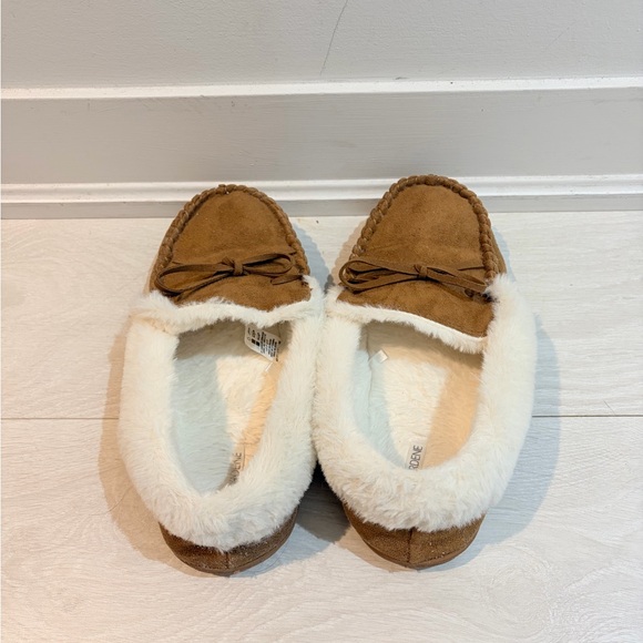 Ardene Tan Moccasins with Cream Lining - Picture 3 of 5